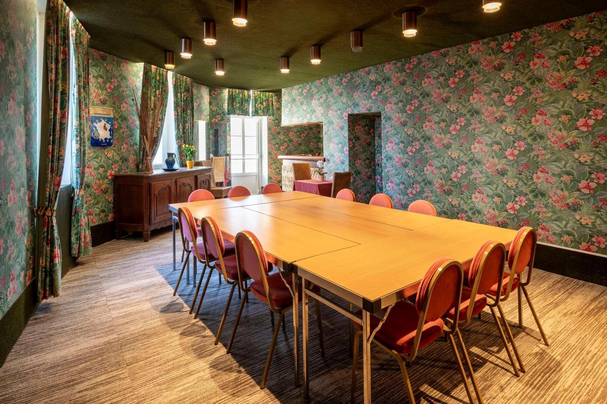 Best Western De Diane Nevers Buitenkant foto